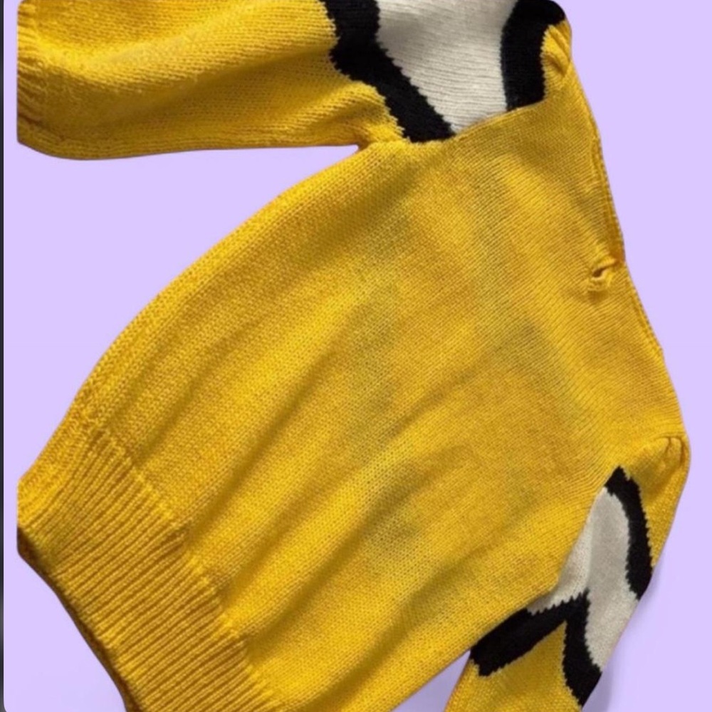 SOLD!Maurada Yellow and Black Women's Sweater - Picture 2 of 4